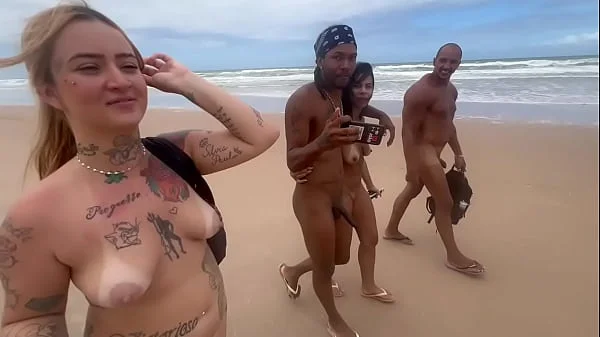 Fui na praia de nudismo da Bahia pra dar pros meus amigos pirocudos.