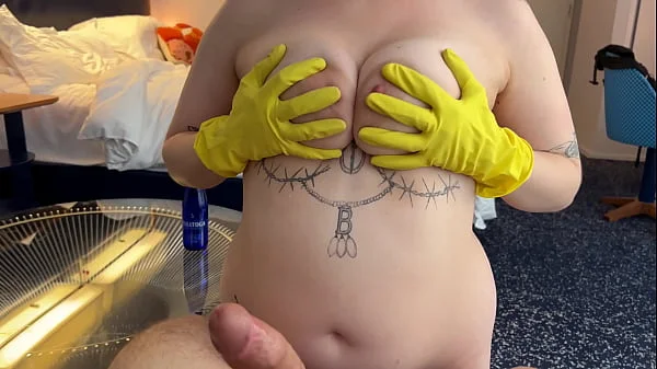 Casting Curvy: Seduced by Dexter’s Mom and cumming all over her