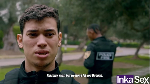 Madrastra Mexicana e hijastra Venezolana son folladas por el ano para no ser deportadas .