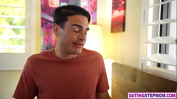 Stepson helps his new HOT MILF stepmom Ella Reese move in