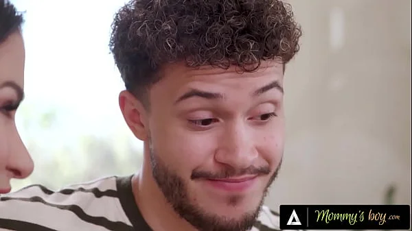 MOMMY'S BOY - Big Tits MILF Lexi Smith Rewards Hung Stepson-In-Law With TITTY FUCKS & Deepthroat