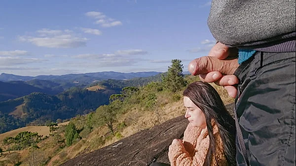 Guia turístico most pau pa turista na montanha