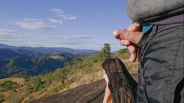 Guia turístico most pau pa turista na montanha