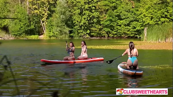 3 Girls, 1 SUP at ClubSweethearts
