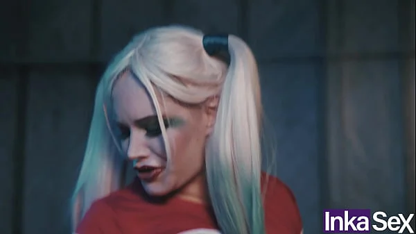 Superman introduce el bate de Harley Quinn por el ano para salvar el mundo.