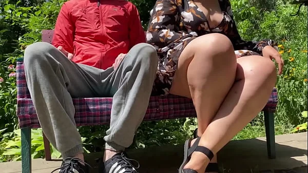 Finally! Mature milf with a great ass pissed on me in the park!