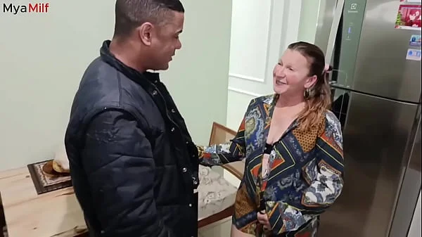 Ela pediu um motoboy com segundas intenções é acabou fazendo sexo com o motoboy