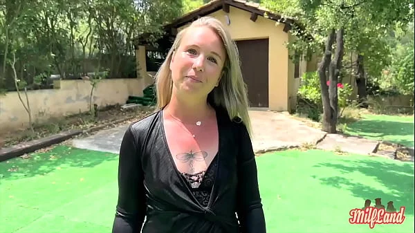 Marie, blonde coquine, se fait détruire dans un plan à trois torride