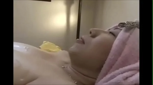 What is the name of the movie/performers?