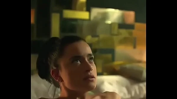 What's the name of actress