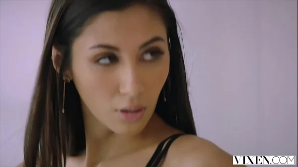 VIXEN Gianna Dior Has A Very Kinky Relationship