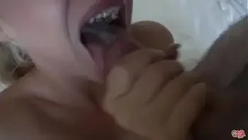 j.  calientes tragando la leche  de torbe