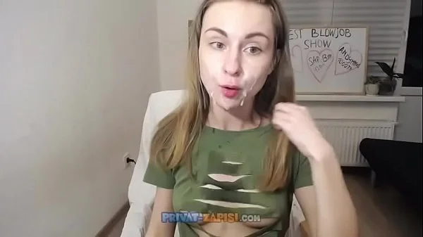 Любительница жесткого секса riderkelly сосет силиконовый пенис со спермой на лице