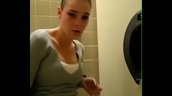 Quickly cum in the toilet