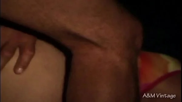 Pareja madurita pillada follando de noche en la playa de Villajoyosa.