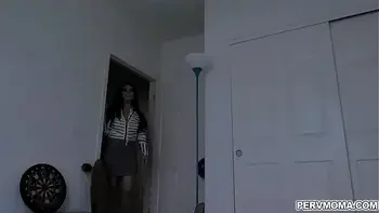 Stepson gets a boner upon helping stepmom to shave her twat