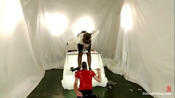 mistress-chanel-preston-dominates-slave-hunk-with-her-pussy