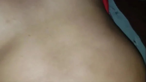 colegiala nalgona se fue de fiesta y su padrastro la visita durante la noche