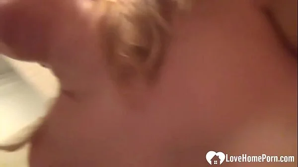 Sexy girlfriend records herself while masturbating passionately