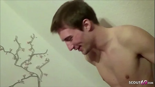 STIEF SOHN ERWISCHT MUTTER LESBISCH UND FICKT MIT DEUTSCH - German m.