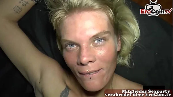 Extrem Viel Sperma in eine Fotze bei deutscher gangbang party mit dünner blonden milf