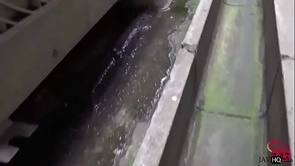 Desperate Japanese Pissing in Public