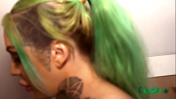 SQUIRT ALERT DUDE GET SUPRISE SQUIRT ALL OVER HIS FACE