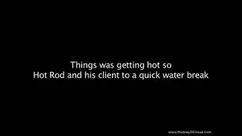 Loirinha baixinha transando com negão dotado