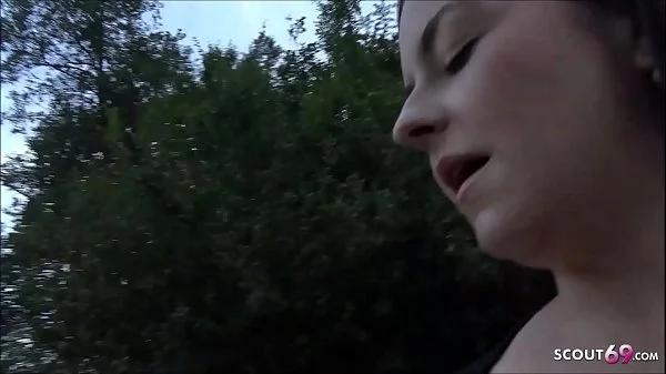 18 Jahre junge Emma Secret Outdoor im Park gefickt - German Teen