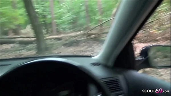 Echte Strassen Hure von Schwarzen im Auto gefickt Deutsch - German