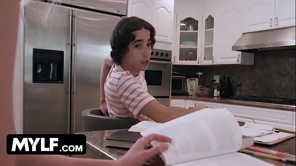 stepDaughter doesn't realize stepMOM fucking her BF- Melissa Lynn