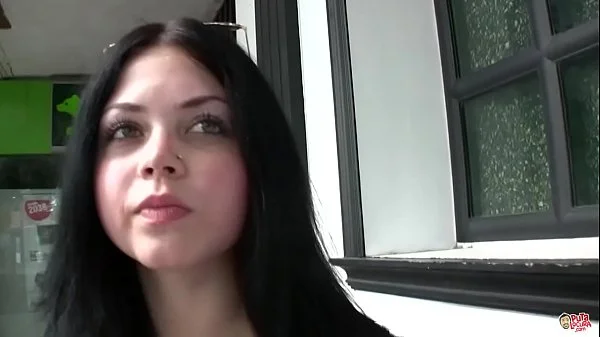 Cualquiera puede venir a correrse en las enormes tetas a Shione