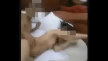 Esposa deixa amigo do marido fazer de tudo