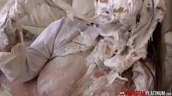 PORNSTARPLATINUM Kinky MILF Mindi Mink Spills Cake All Over