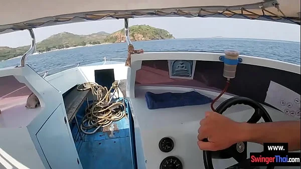 Amateur teens fucking in public during a boat trip