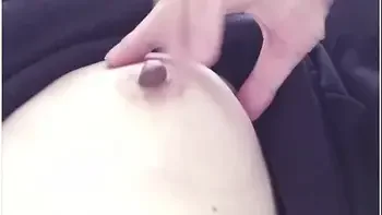 Bed Gasm In 寝起きちくひスウェットの上から乳首ホチッ 貧乳オtニー Japanese Nipple Masturbation In Bed Orgasm