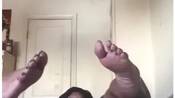 Look At My Feet While I Play In This Pussy