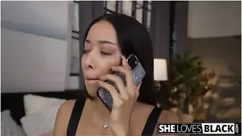 Lia Lin In Apartment Hunting