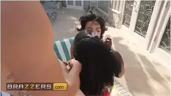 - Naughty Babes Brooklyn Gray & Elsie Are Ready To Devour Vans Big Dick By The Pool