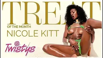 Stunning Babe Nicole Kitt Moans While Rubbing Her Sweet Pussy Outdoors