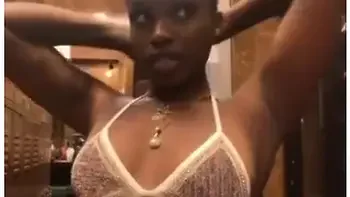 IG live hoe twerking