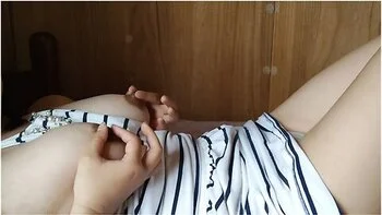 A Japanese Woman Who Masturbates Her Nipples While Shaking Her Hips