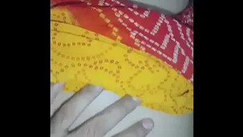 Indian Hot Sexy Sari Aunty fucked by a Young Guy