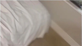 外から丸見え 大阪の真ん中のホtルの高層階て立ちハック 激しい中出しのハートセックス さなちゃんイキまくる 日本人のカッフル 写真 ケイサt