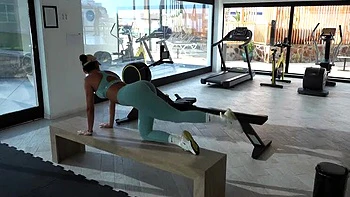 Fit Teen Bubble Butt Fucks Personal Trainer After Gym Workout