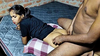 Seeing The Curvy And Hot Ass Of The Village Girl, The Water Started Coming Out Of The Penis, Then I Applied Oil And Fucked Her A