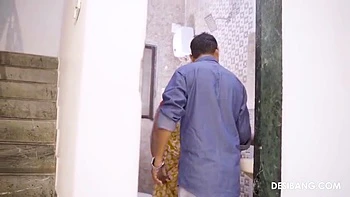 Curvy Indian Milf Fucking In Bathroom With Desi Bang