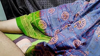 Village Bhabi Ne Apne Pati Ke Dost Kaa Land Chut Me Dala