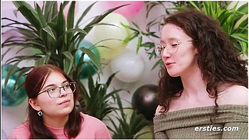 Lesbische 5er-orgie Beim Dare Ring Game