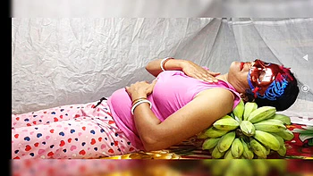 Indian Bhabhi Nomita Boudi Banana Insertion Pussy Fun Outdoor Doggy Style